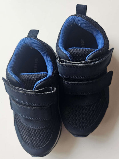 Blue Joe Fresh running shoes size 8, Shoes 8 (Toddler:2-4yr)