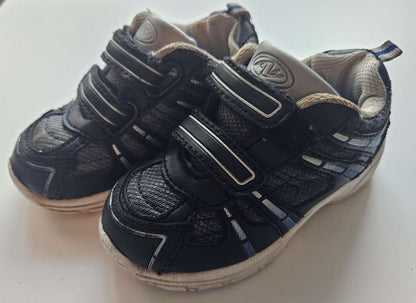 Athletic Works running shoes size 7, Shoes 7 (Walkers:12-24 mth)