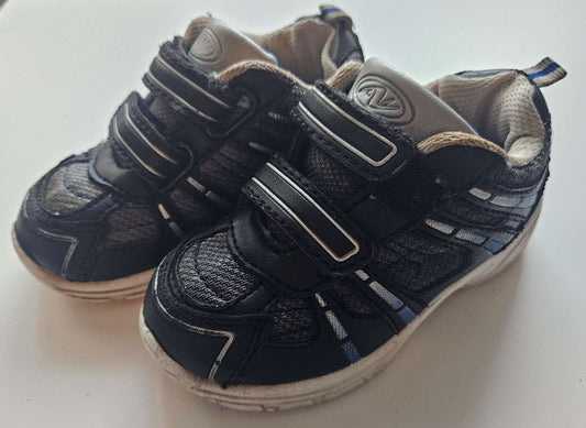 Athletic Works running shoes size 7, Shoes 7 (Walkers:12-24 mth)