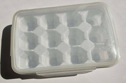 Baby food cube tray and lid