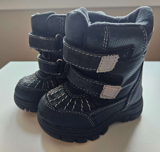 Childrens place winter boots size 6, Shoes 6 (Walkers:12-24 mth)