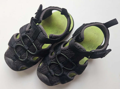 George sandals size 8, Shoes 8 (Toddler:2-4yr)