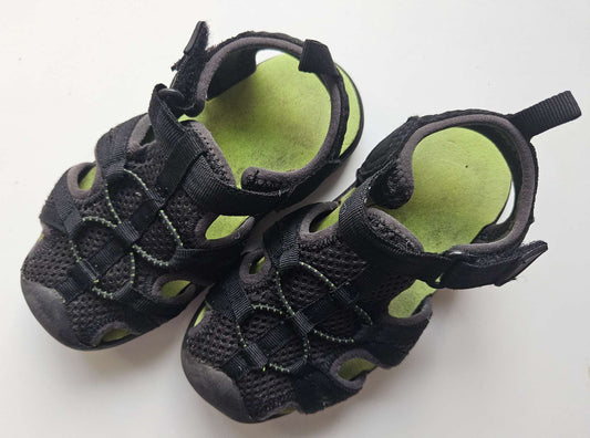 George sandals size 8, Shoes 8 (Toddler:2-4yr)