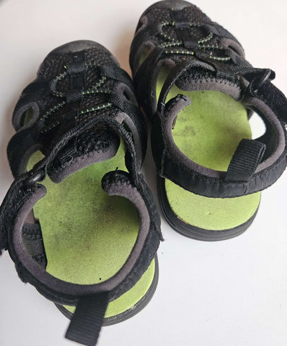 George sandals size 8, Shoes 8 (Toddler:2-4yr)