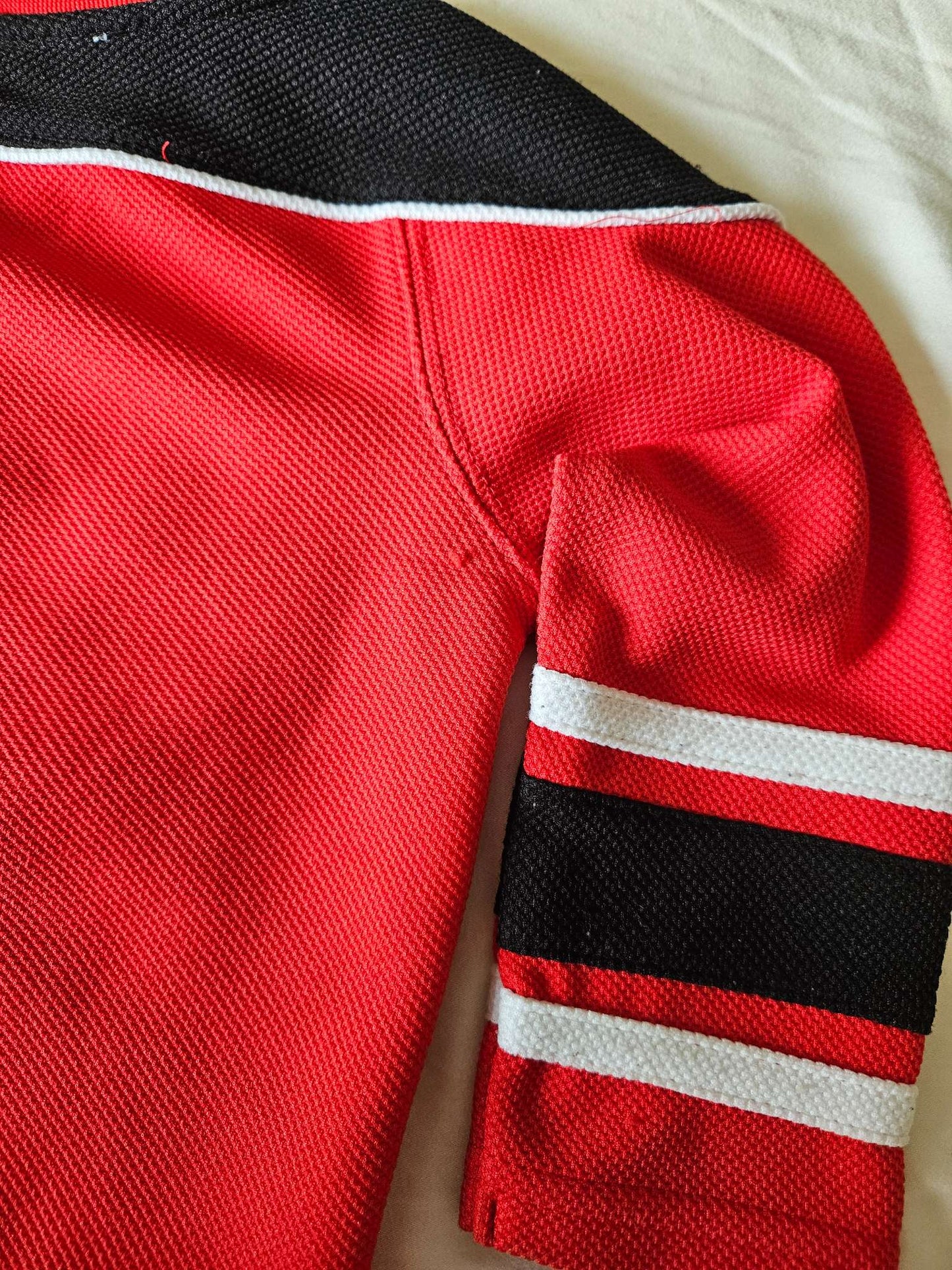 Official Calgary Flames Jersey size 2T , Kids 2T