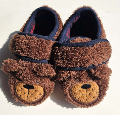 Size 5-6 brown bear slippers , Shoes 5 (Walkers:12-24 mth)