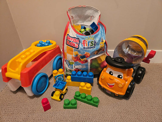 Huge Mega blocks set - 137 Lego blocks, mixer truck and wagon