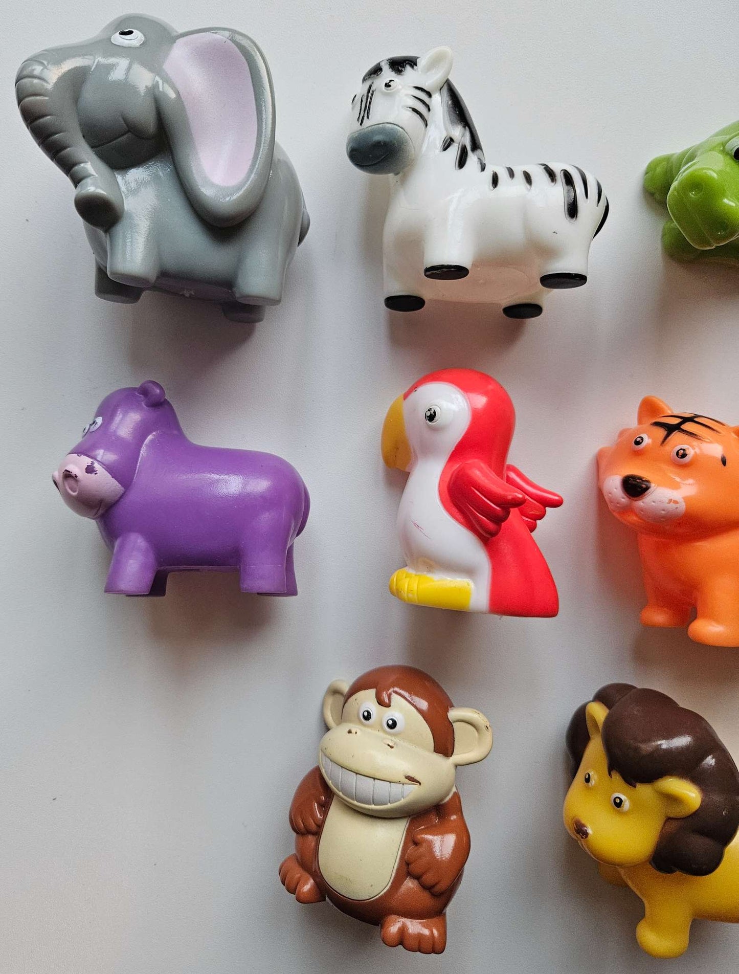 10 safari soft plastic toys