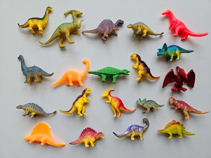 Set of 20 mini plastic dinosaurs