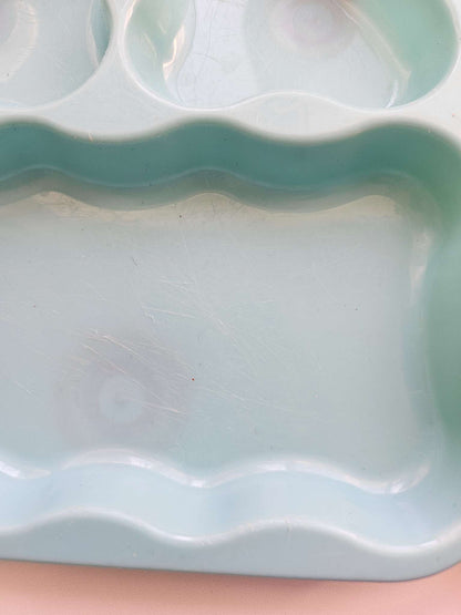 Suction plates (2) suction bowls (3) and training cups (4)