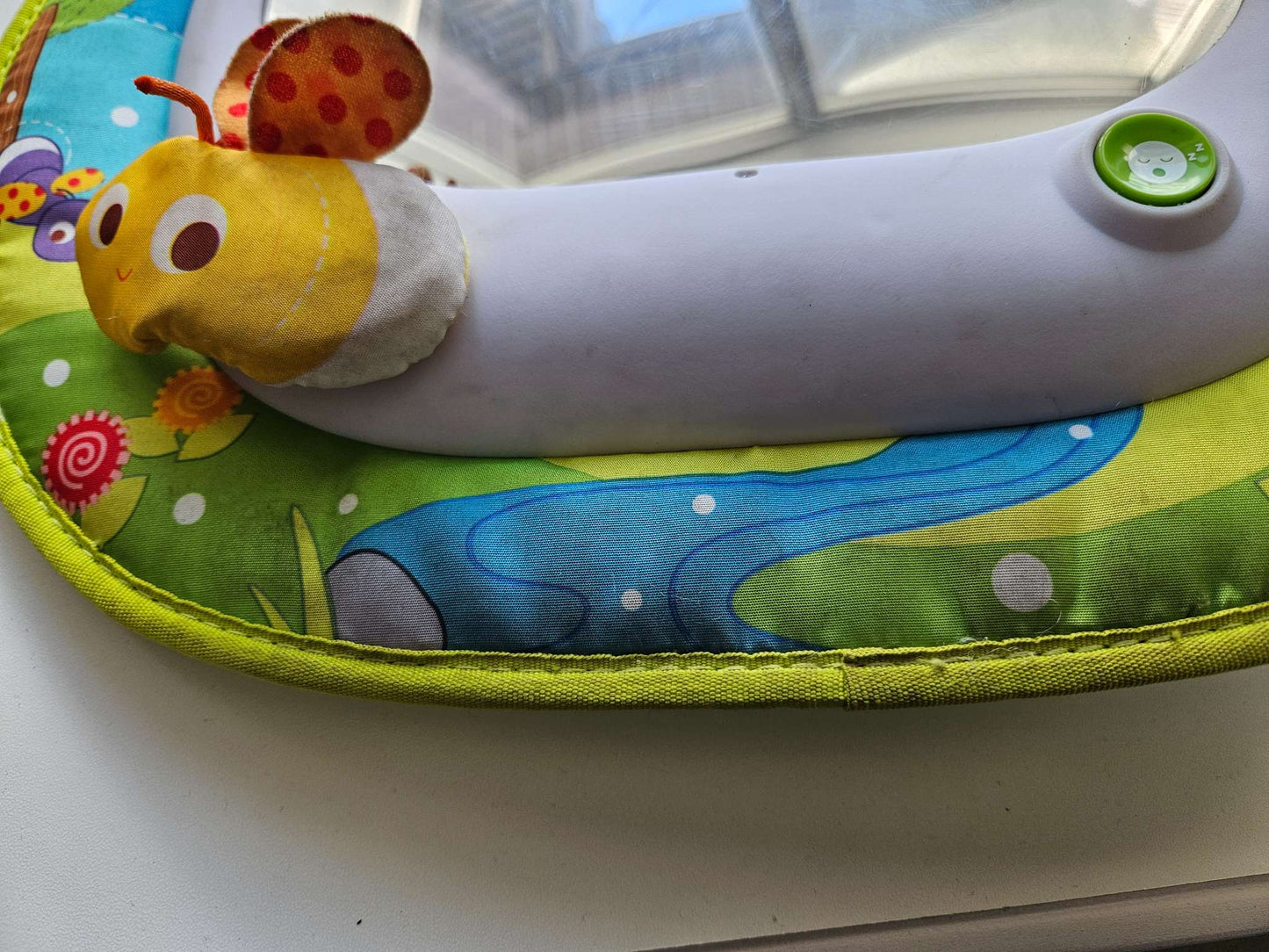 Munchkin Brica Firefly Baby singing/light up car mirror with remote