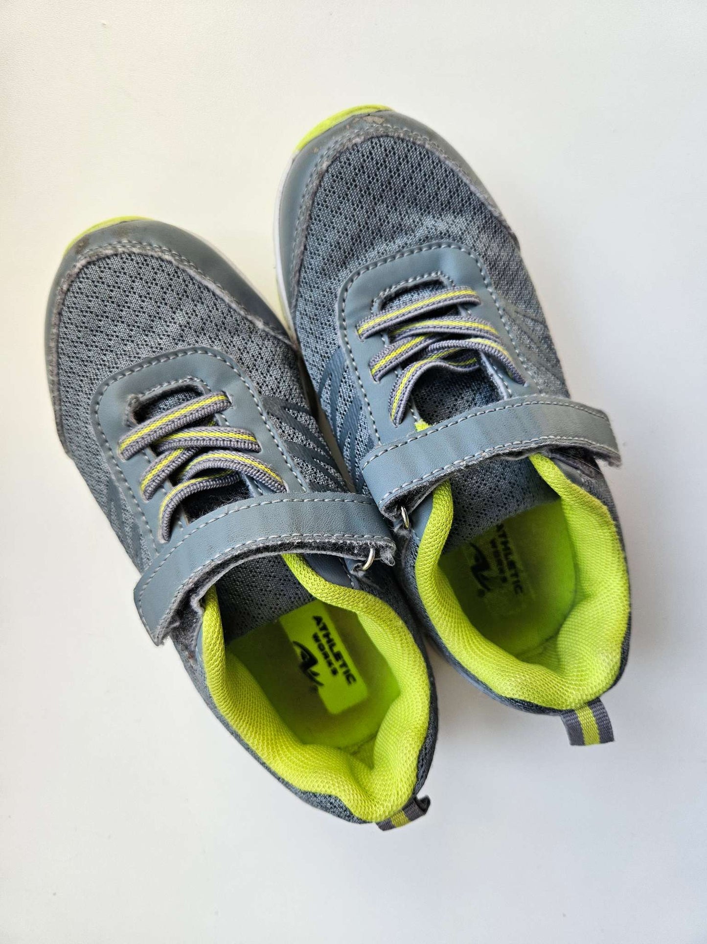 Athletic works shoes size 10 , Shoes 10 (Toddler:2-4yr)