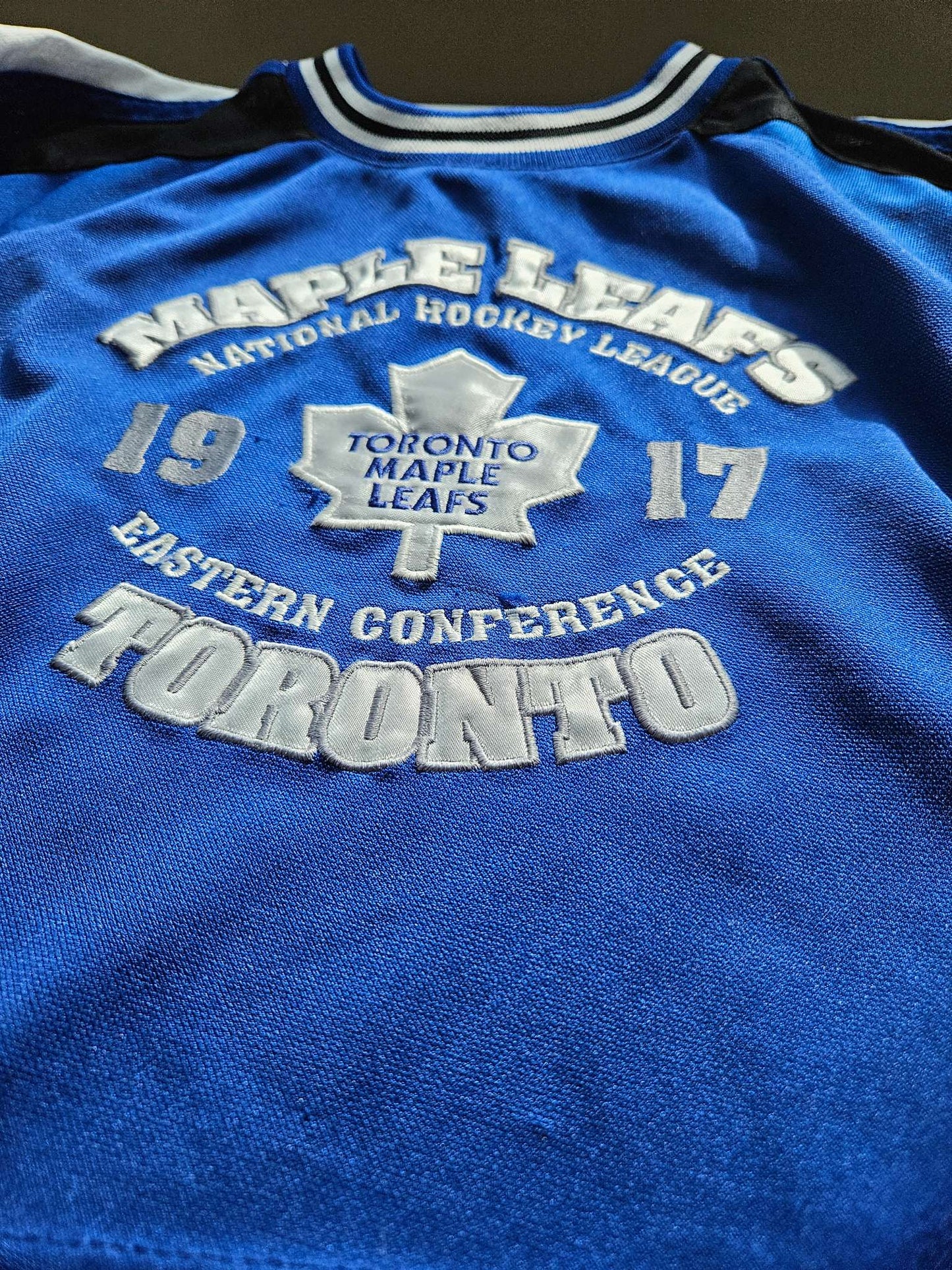 Toronto Maple Leafs Jersey size 3X, Kids 3T