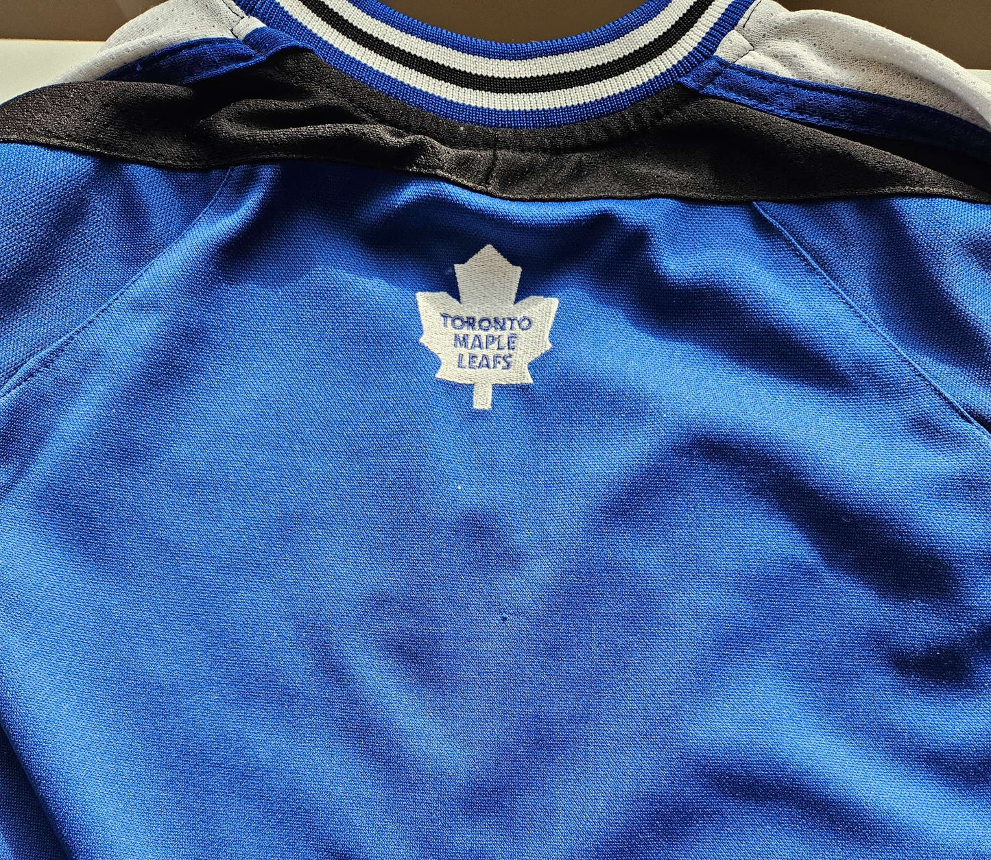 Toronto Maple Leafs Jersey size 3X, Kids 3T