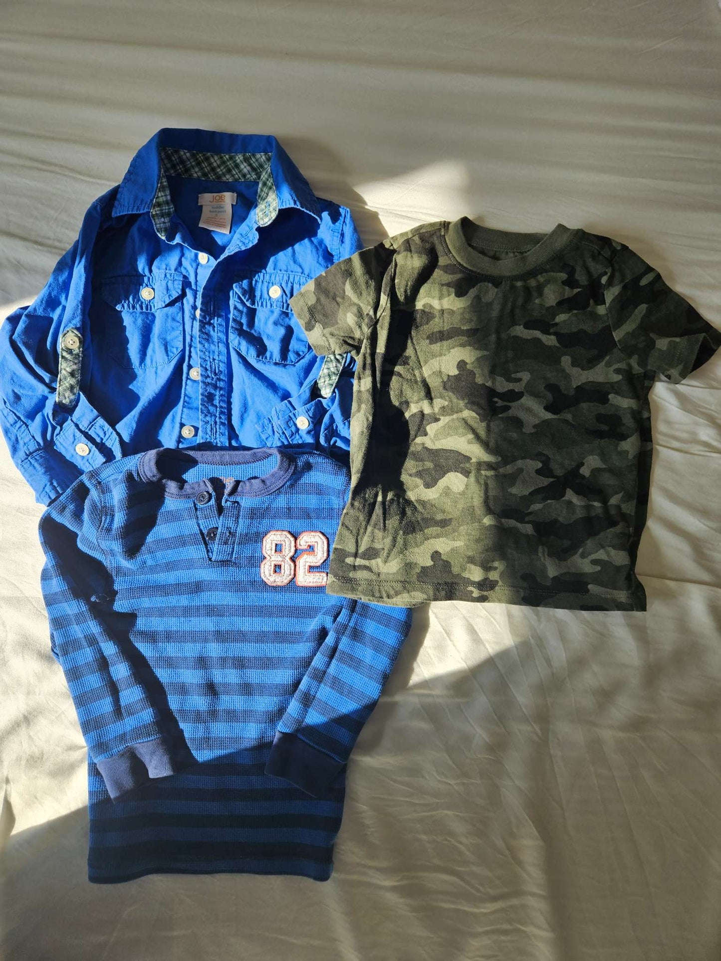 3T shirts set of 3 (blue button up, light and dark blue striped, green camo t-shirt), Kids 3T