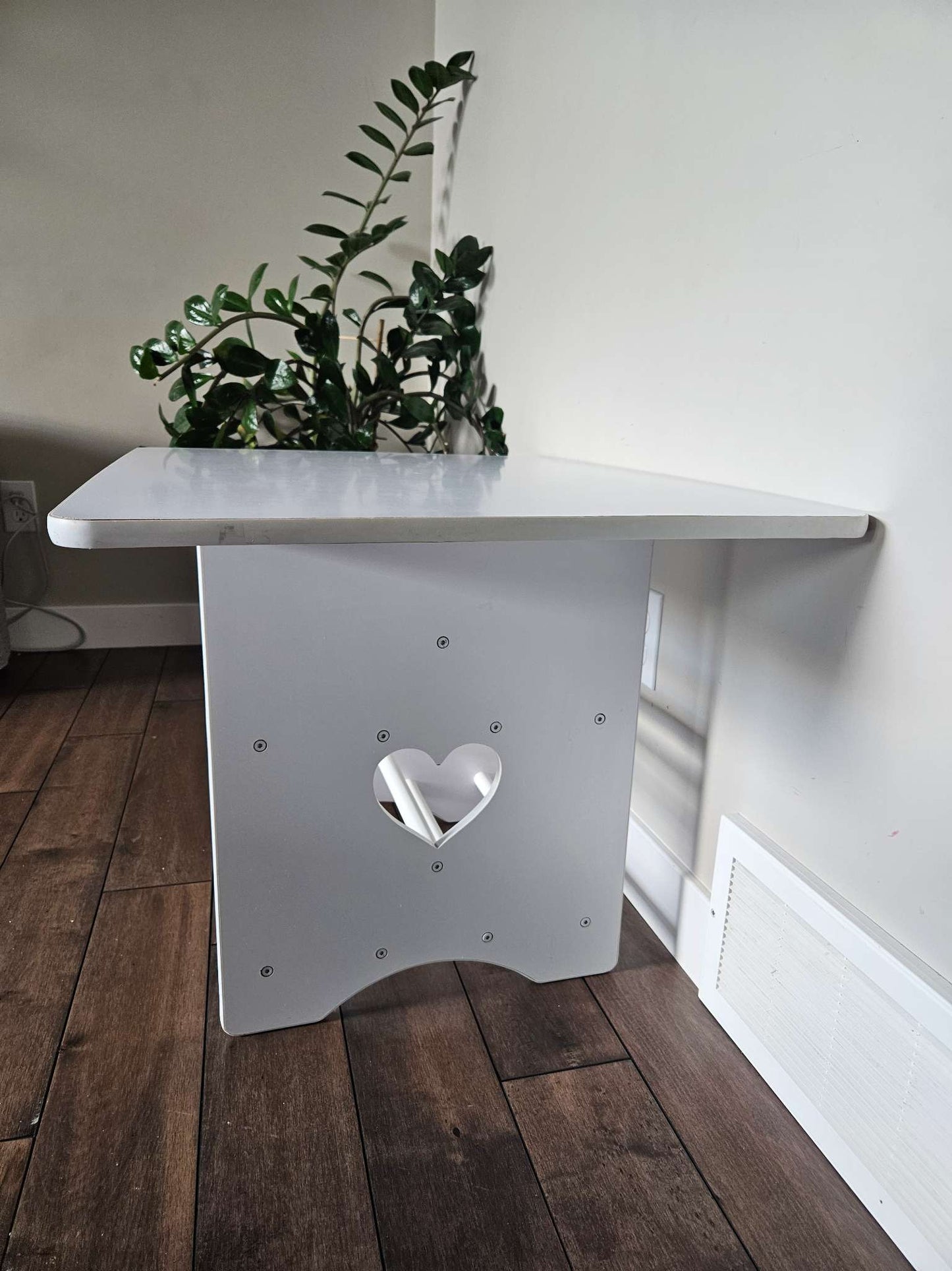 White Kidcraft heart table
