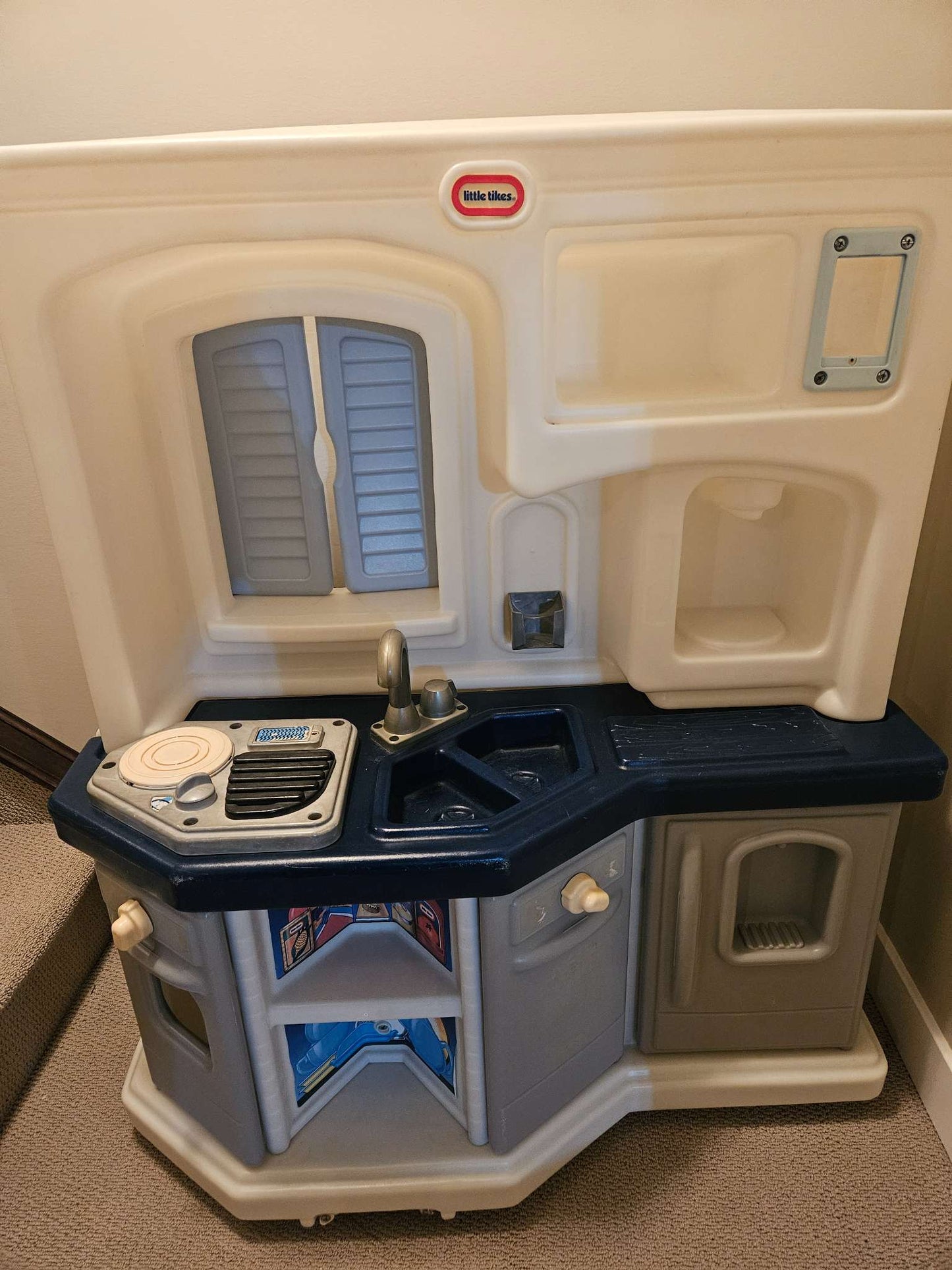 Little Tikes play kitchen
