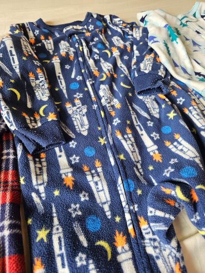 3 piece Osh Kosh Fleece Pajama sleepers set size 2T (cookie expert, space, yeti), Kids 2T