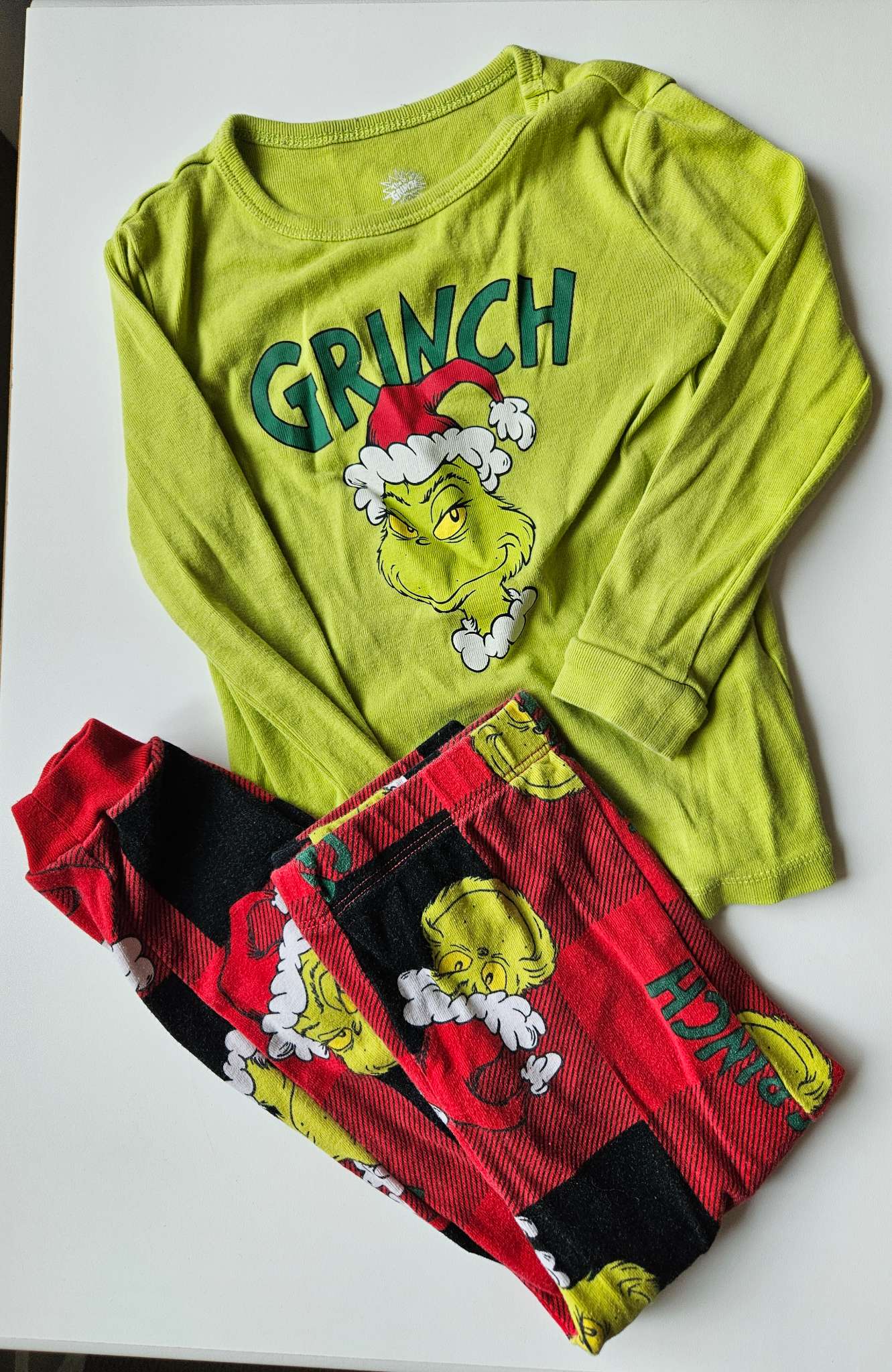 The Grinch 2 piece Pajama set , Kids 5/5T