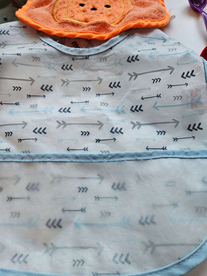 26 baby feeding spoons and 2 bibs (wipeable and pumpkin)