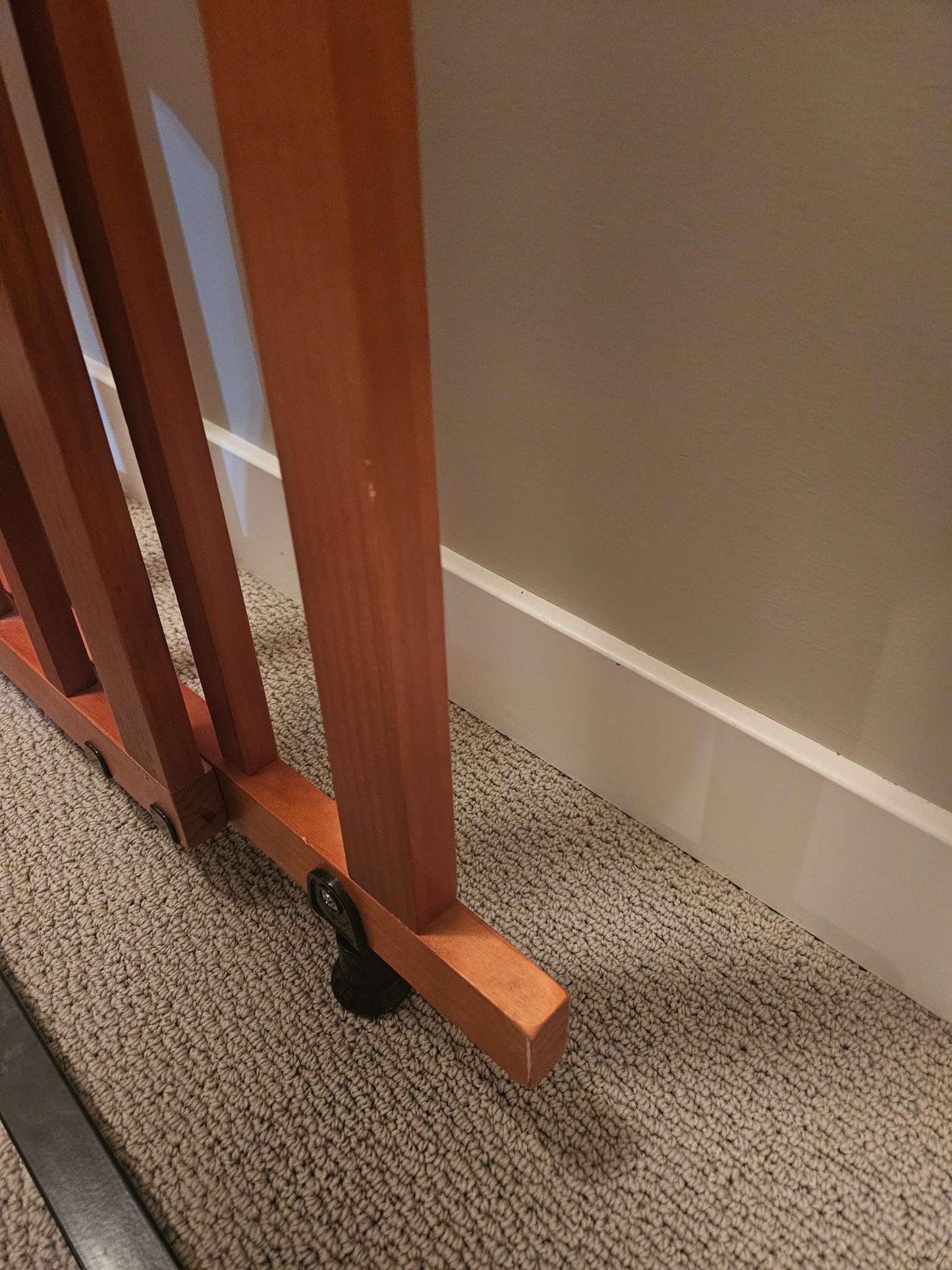 Adjustable Summer  Infant Wood Banister  Gate Retails $129.99