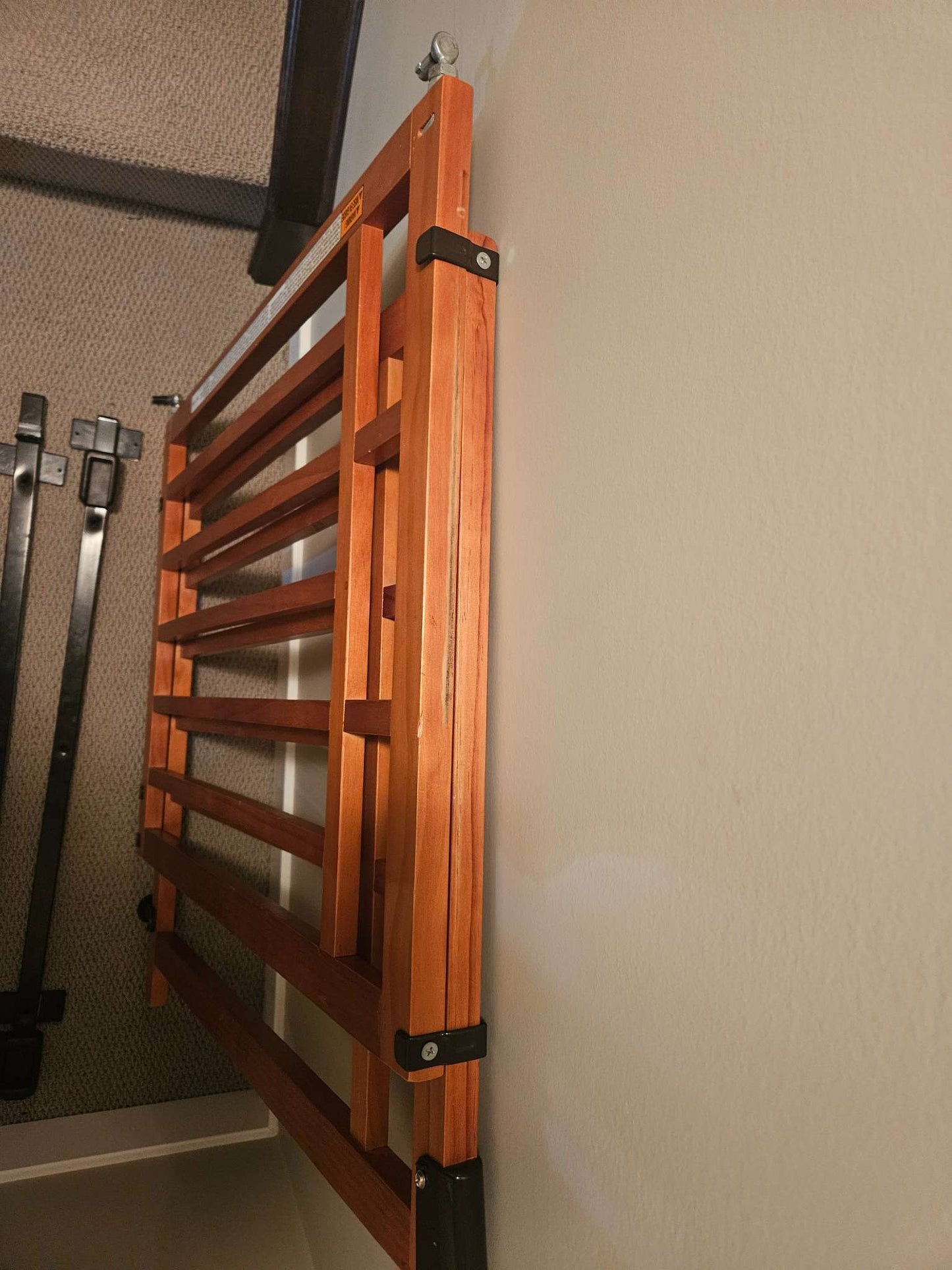 Adjustable Summer  Infant Wood Banister  Gate Retails $129.99