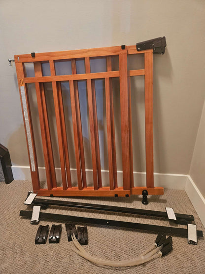Adjustable Summer  Infant Wood Banister  Gate Retails $129.99