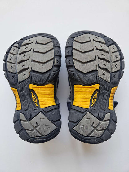 Keen Sandals MSRP $65, Shoes 10 (Toddler:2-4yr)