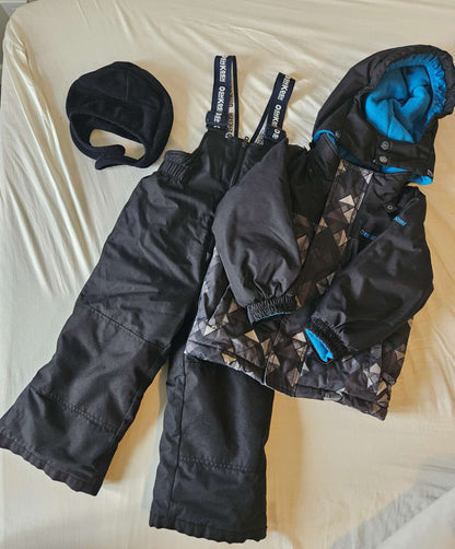 Osh Kosh 3T snowsuit, Kids 3T