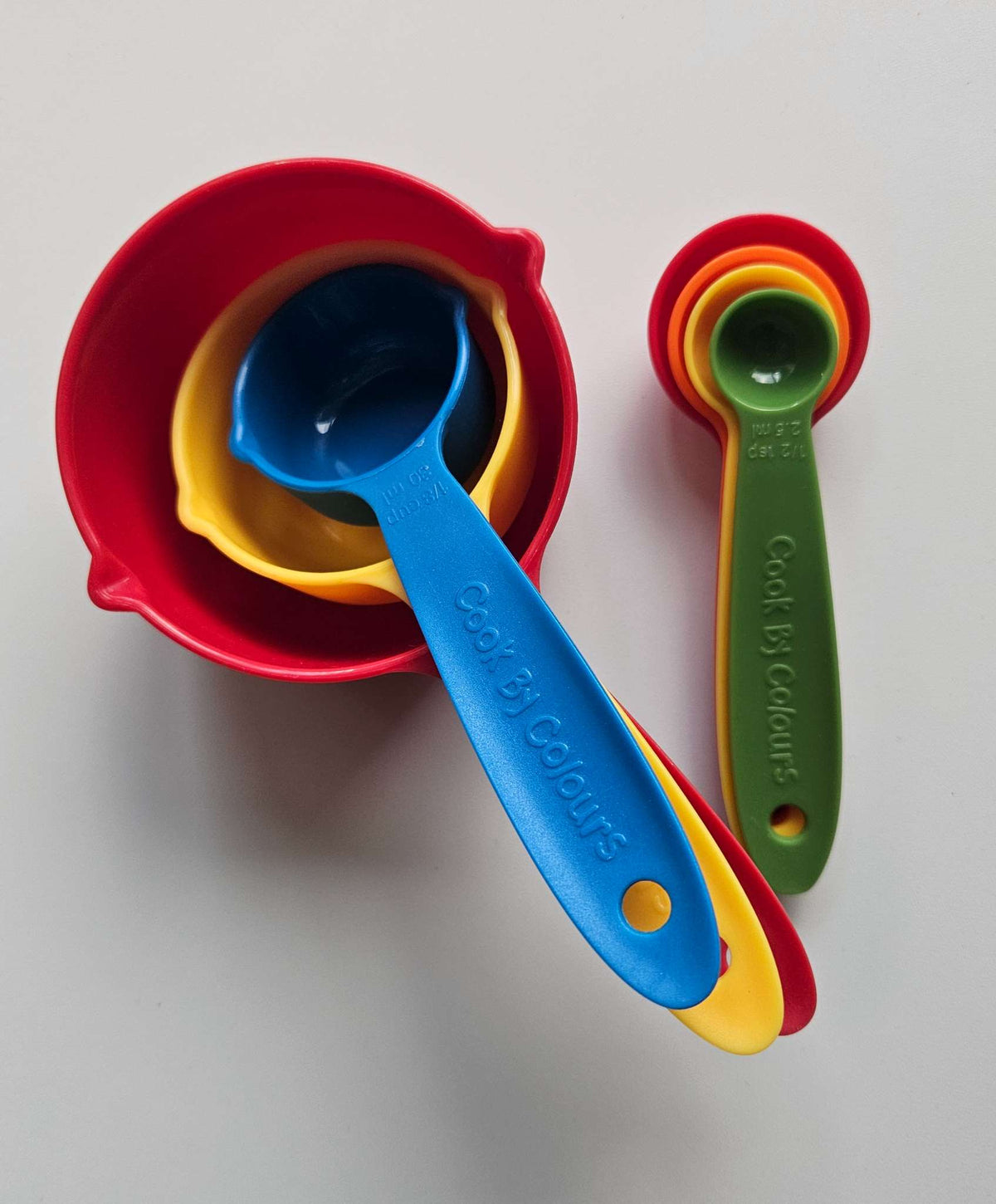 Cook by colours measuring spoons and cups
