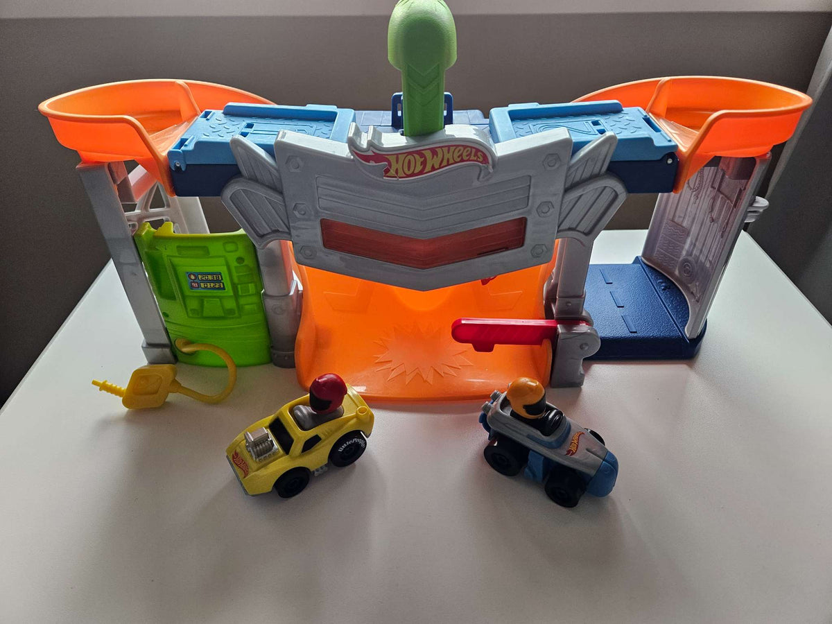 Fisher-Price Little People Hot Wheels Race and Go Track Set
