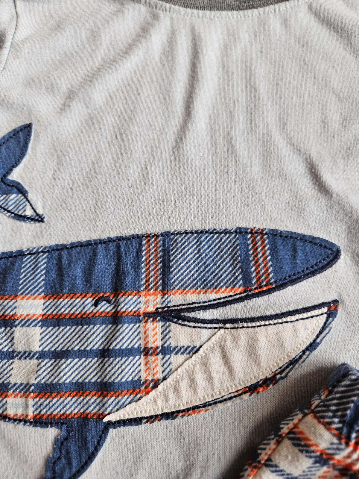 Carter's 4T shark pajama set , Kids 4/4T