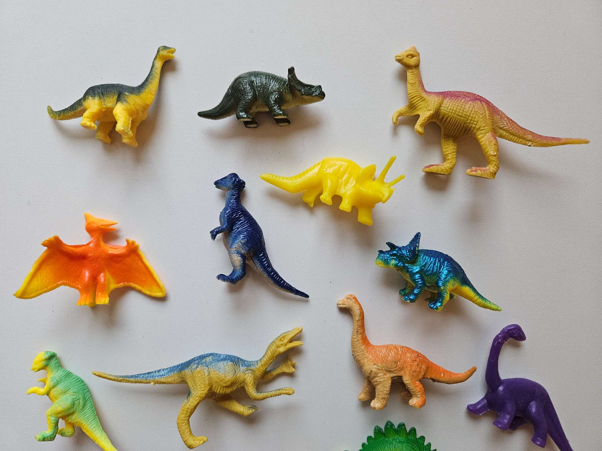 Assorted miniature dinosaurs