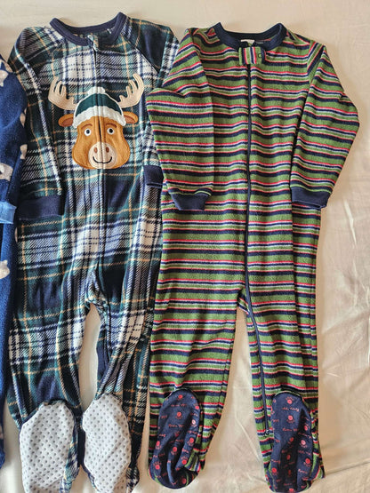 3 fleece pajamas size 2T  (plaid moose, green, red, blue stripe, navy blue raccoon and bear), Kids 2T