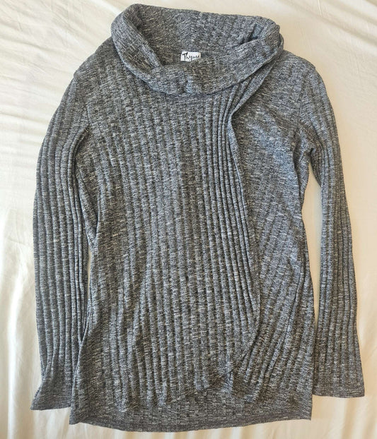 Thyme size Medium nursing sweater , Maternity M (8-10)