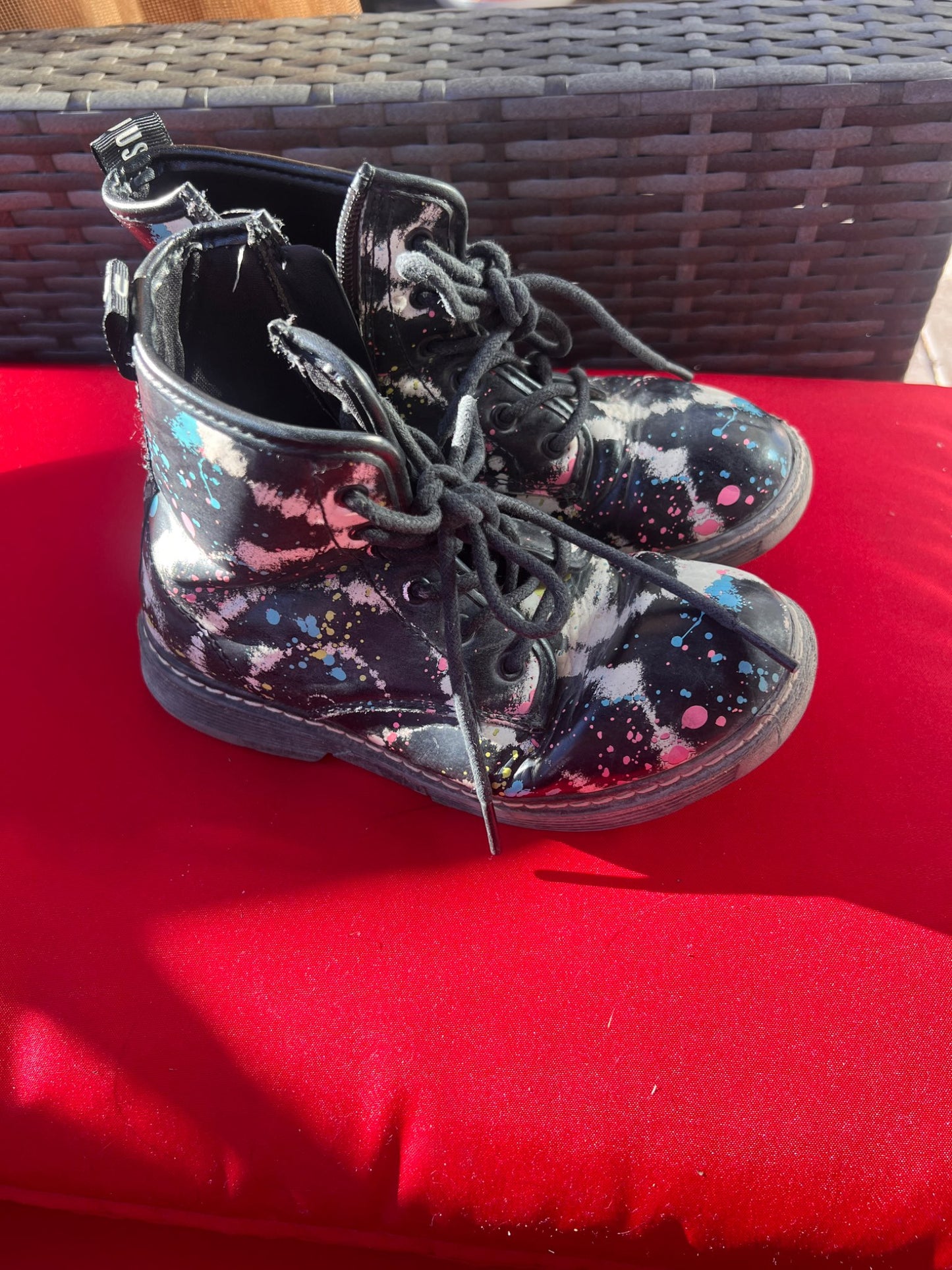 Girl’s Justice Sneakers, Shoes 13 (Kids:4-8yr)