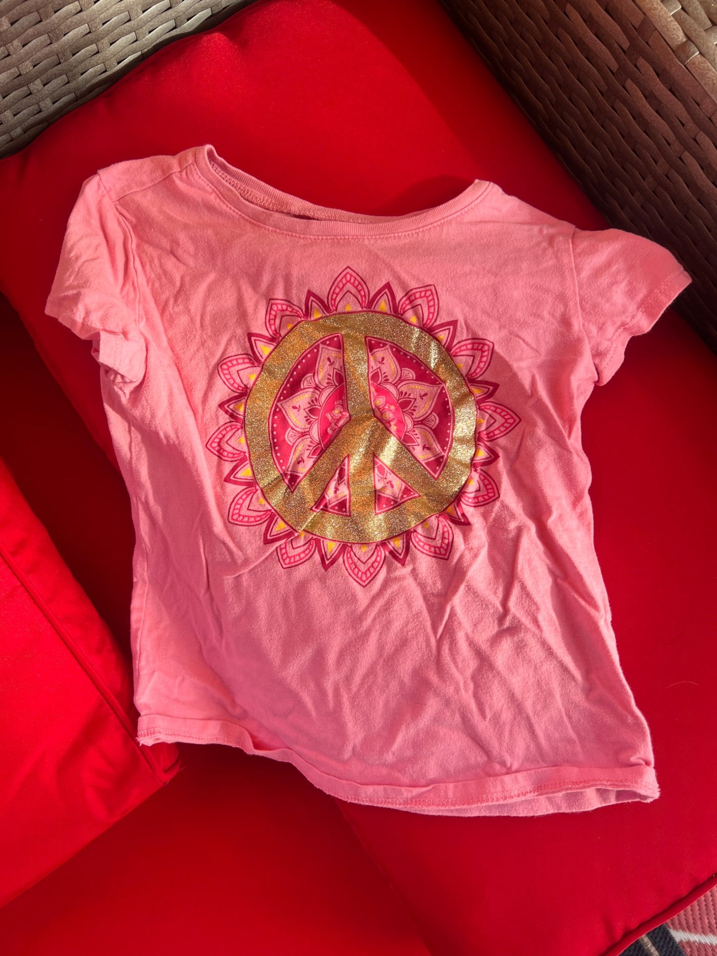 Girl’s Peace Shirt , Kids 5/5T
