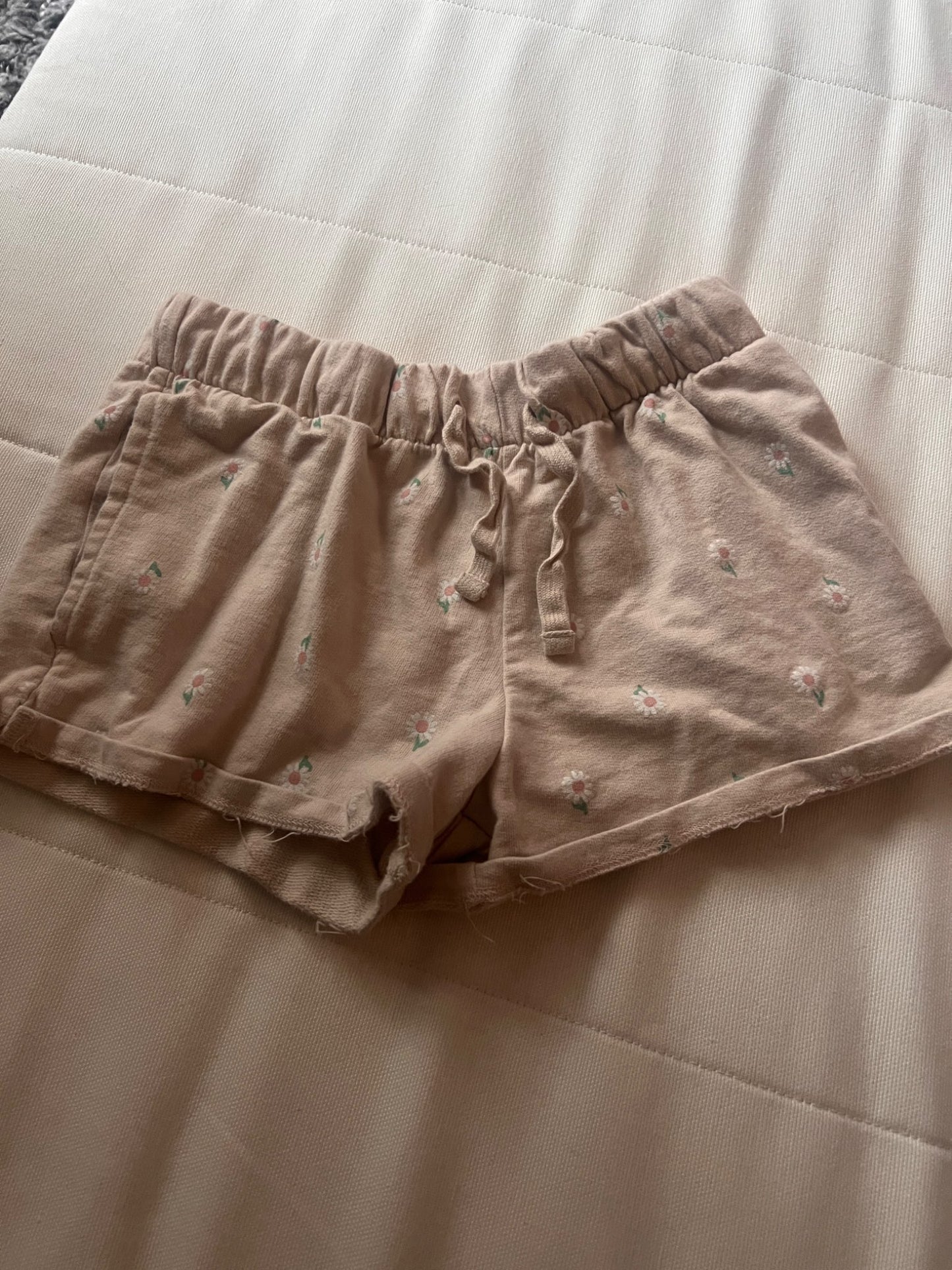 Girl’s Tan/Flowers Shorts, Kids 7