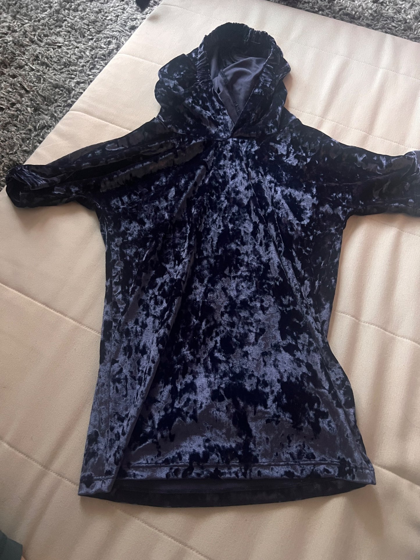 Girl’s Blue Velvet T-shirt/Hoodie, Kids 7