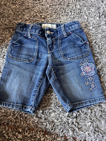 Girl’s Old Navy Jean Shorts, Kids 6/6X