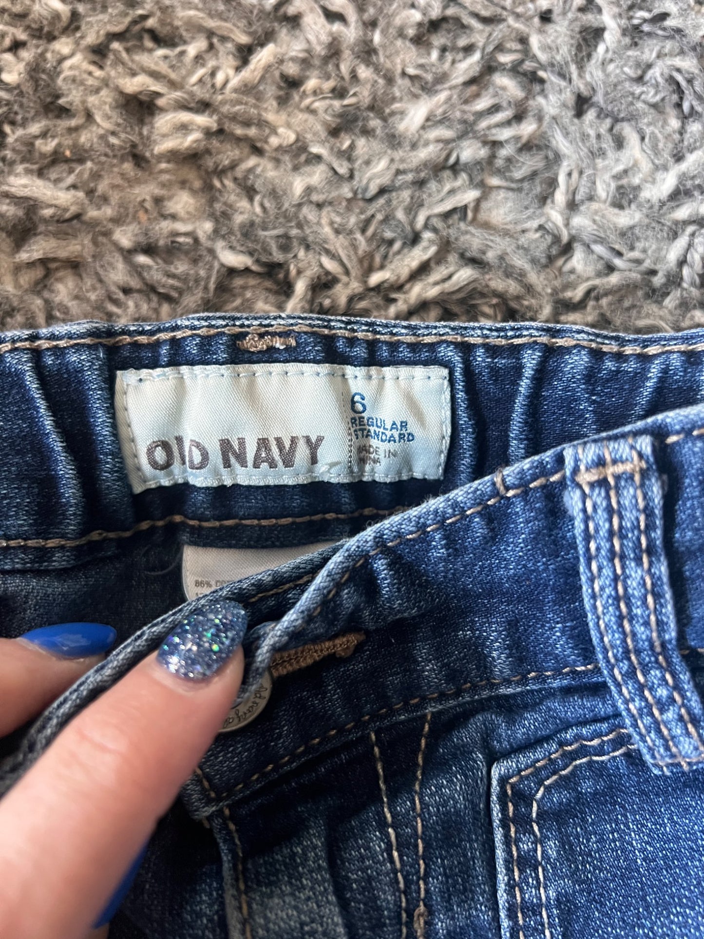 Girl’s Old Navy Jean Shorts, Kids 6/6X
