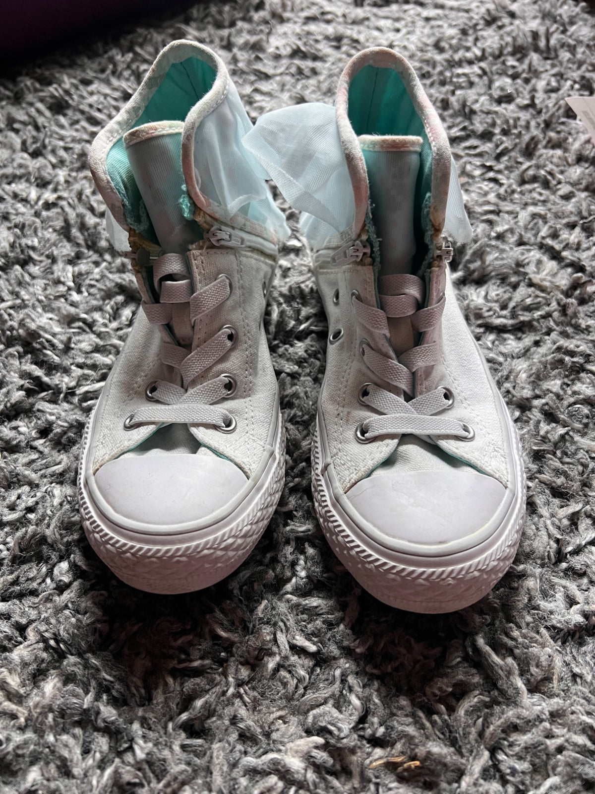 Girls White Coverse Sneakers, Shoes 13 (Kids:4-8yr)