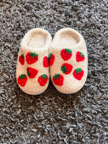 Girl’s Ardene Strawberry Slippers, Shoes 12 (Toddler:2-4yr)