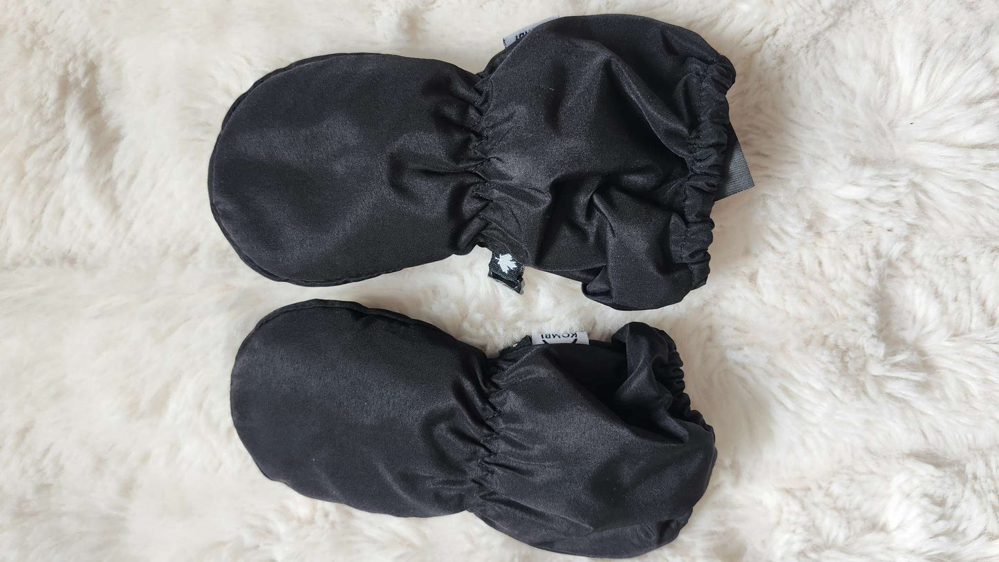 KOMBI Baby Black Mittens 0-12m, Kids 3 Month (0-3M)
