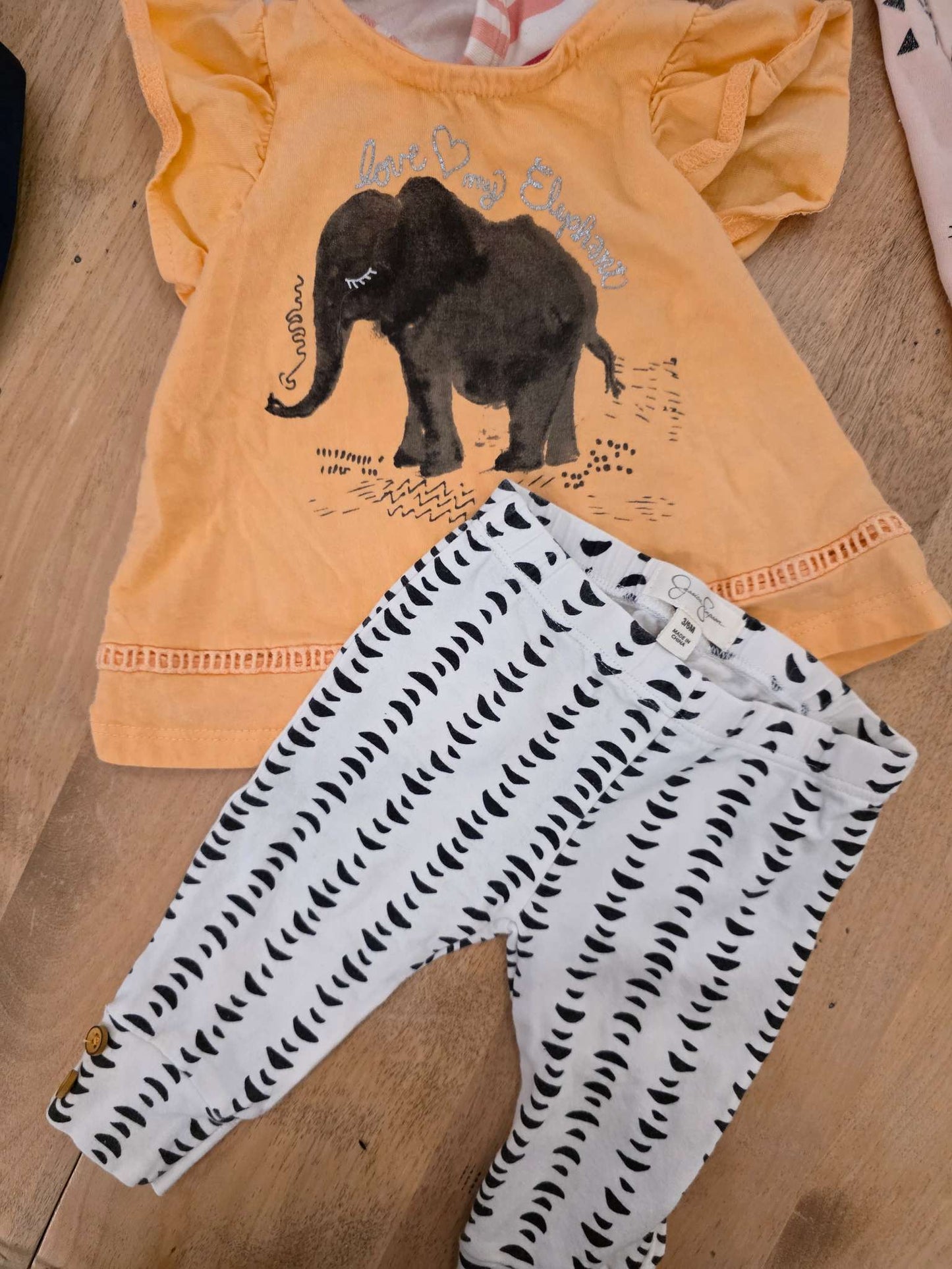 3 to 6 Month Clothing Bundle (Fancy dress, Onesies,  3x matching sets), Kids 6 Month (3-6M)
