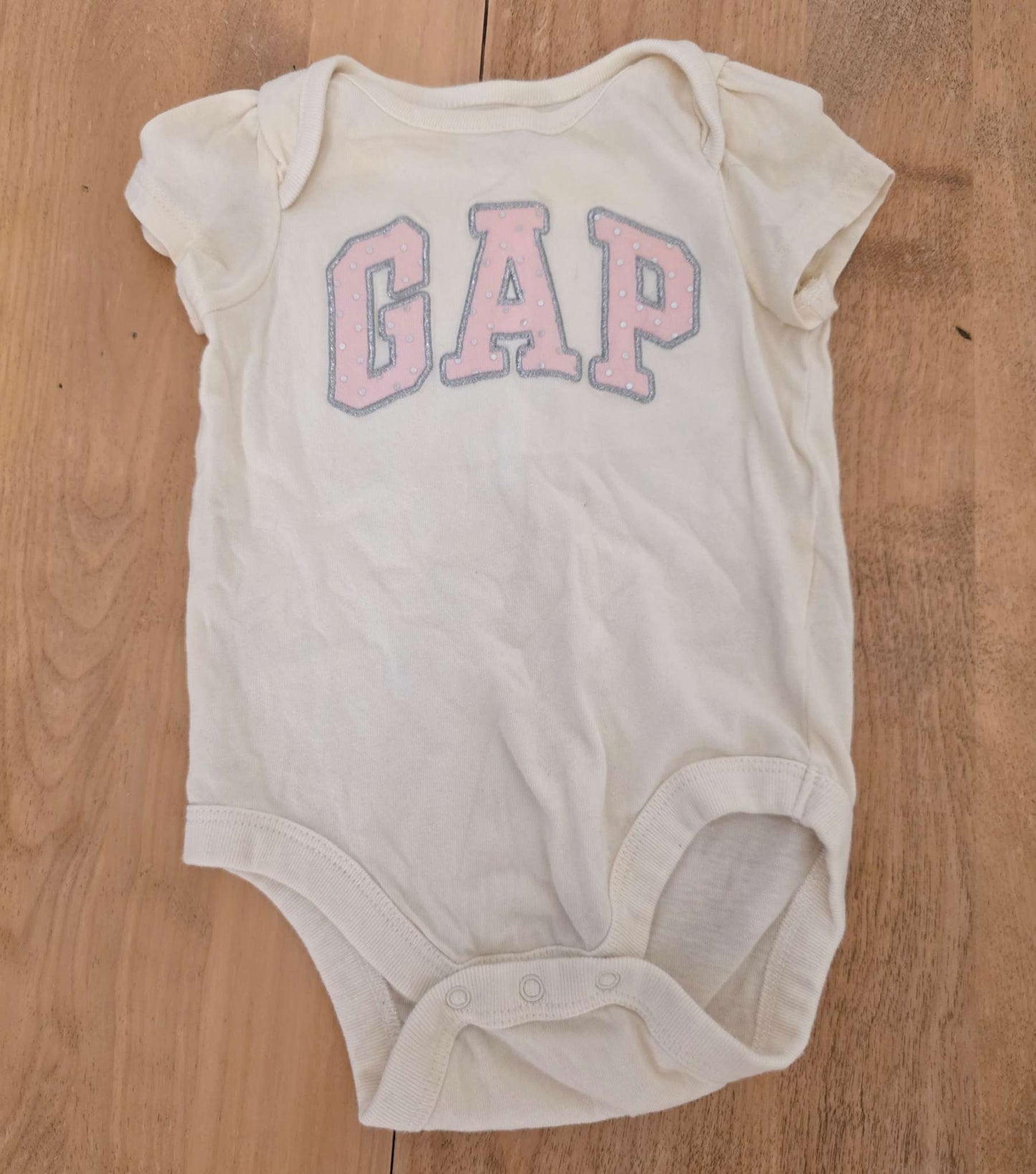 3 to 6 Month Clothing Bundle (Fancy dress, Onesies,  3x matching sets), Kids 6 Month (3-6M)