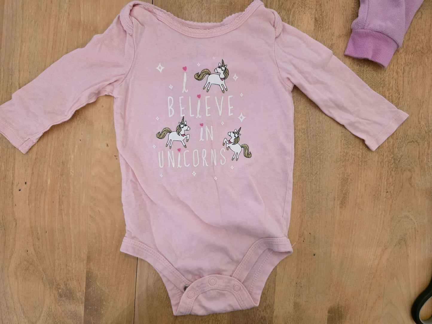 6 to 12 Month Clothing Bundle (Matching sets, onesies, tops and leggings ), Kids 12 Month (9-12M)