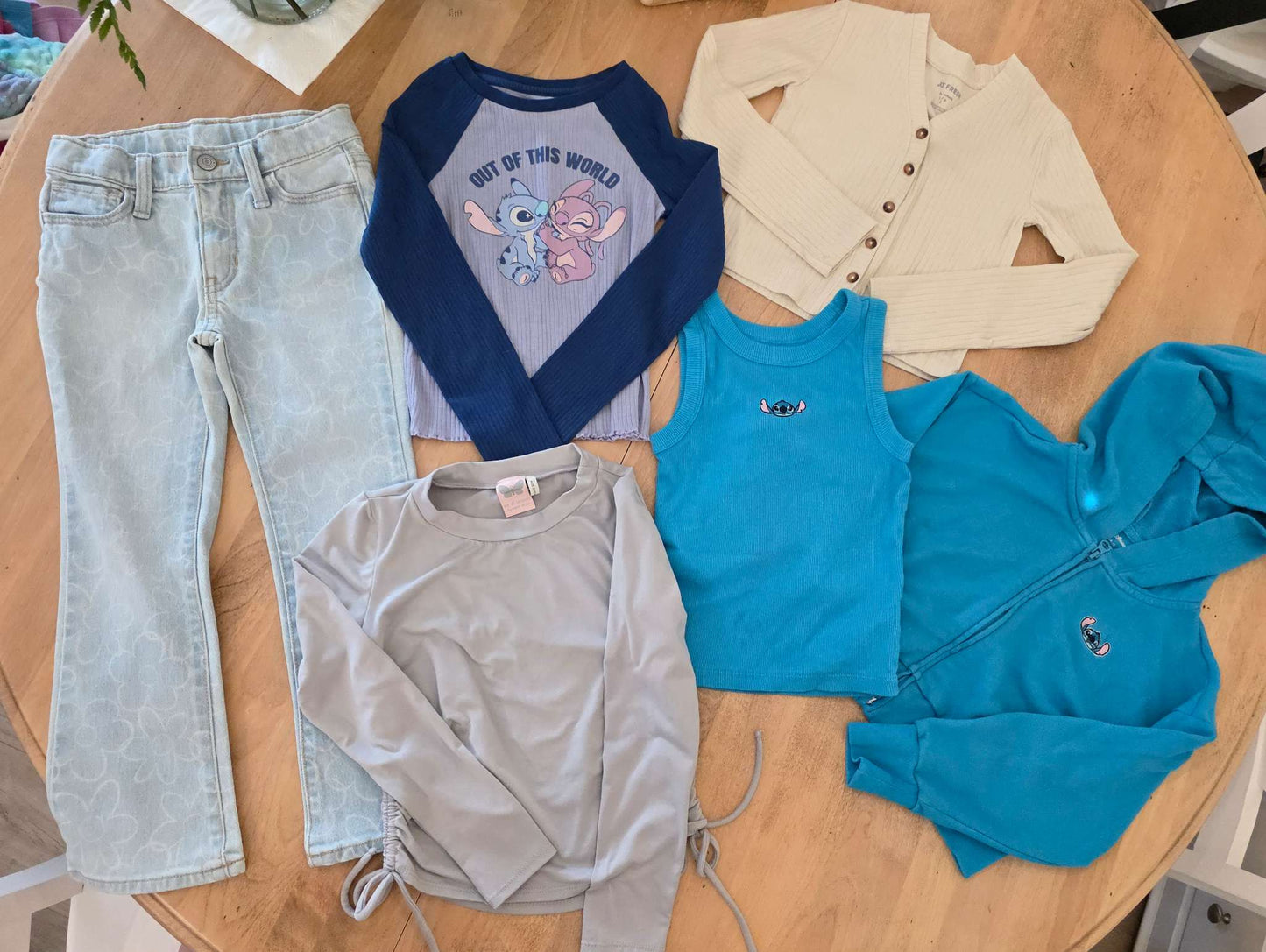 Girls Size 6/7 Clothing Bundle (Jeans, Stitch/Gap hoodie and tank, 3x long sleeve tops), Kids 6/6X