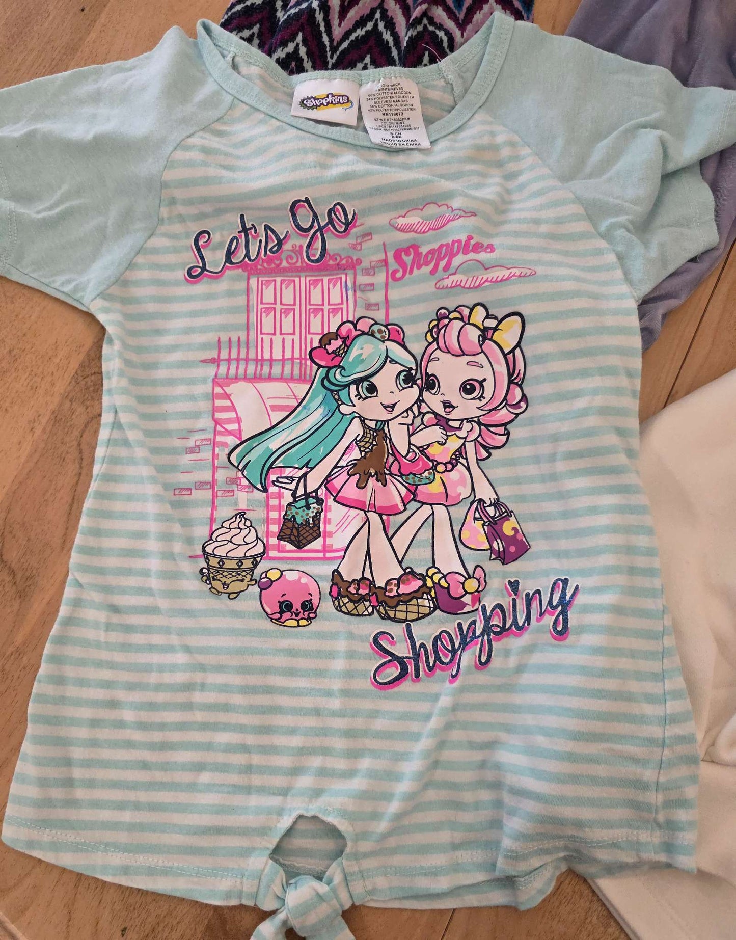 Girls Size 6 Clothing Bundle - Squishmallow hoodie, tshirts and comfy pants, Kids 6/6X