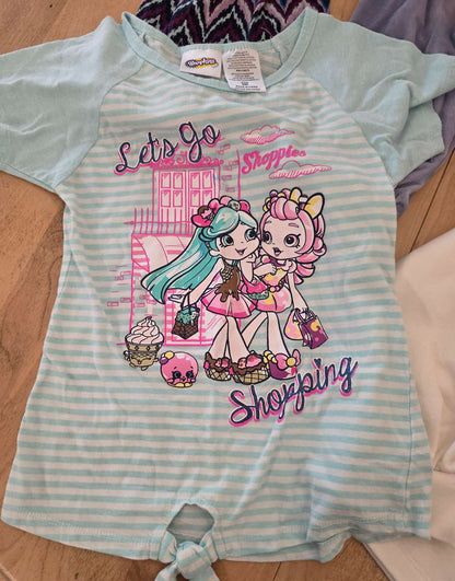 Girls Size 6 Clothing Bundle - Squishmallow hoodie, tshirts and comfy pants, Kids 6/6X